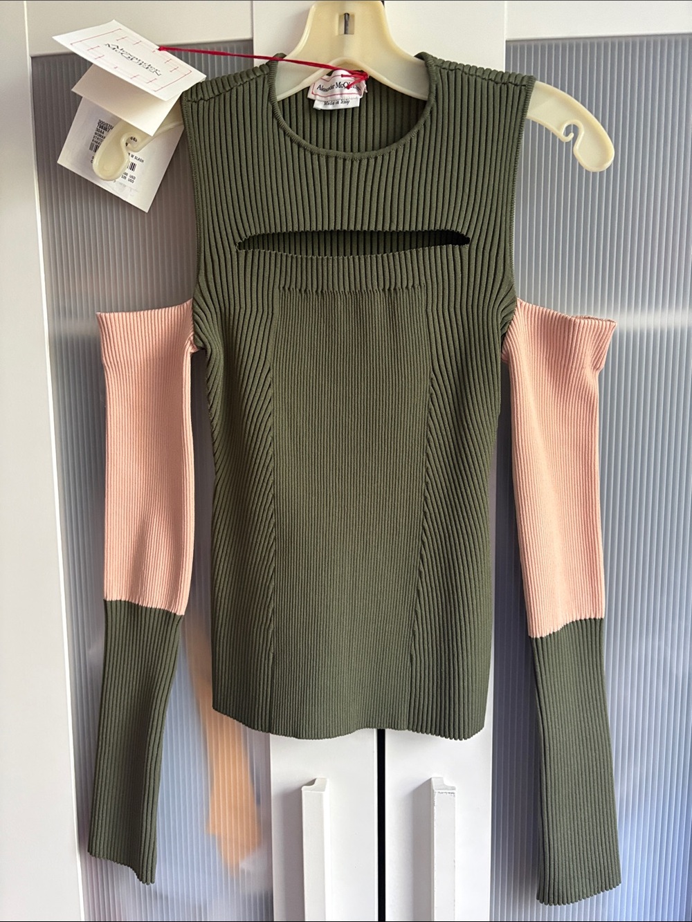 Alexander McQueen women’s Ribbed Cutout Tank with Blush Sleeves size medium